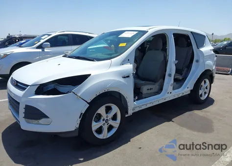 2015 Ford Escape z USA, uszkodzony, nr VIN 1FMTU0G90FUA81004